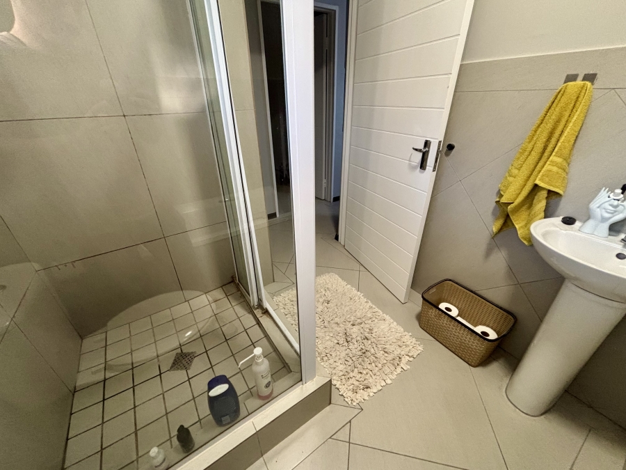 To Let 2 Bedroom Property for Rent in Buh Rein Estate Western Cape